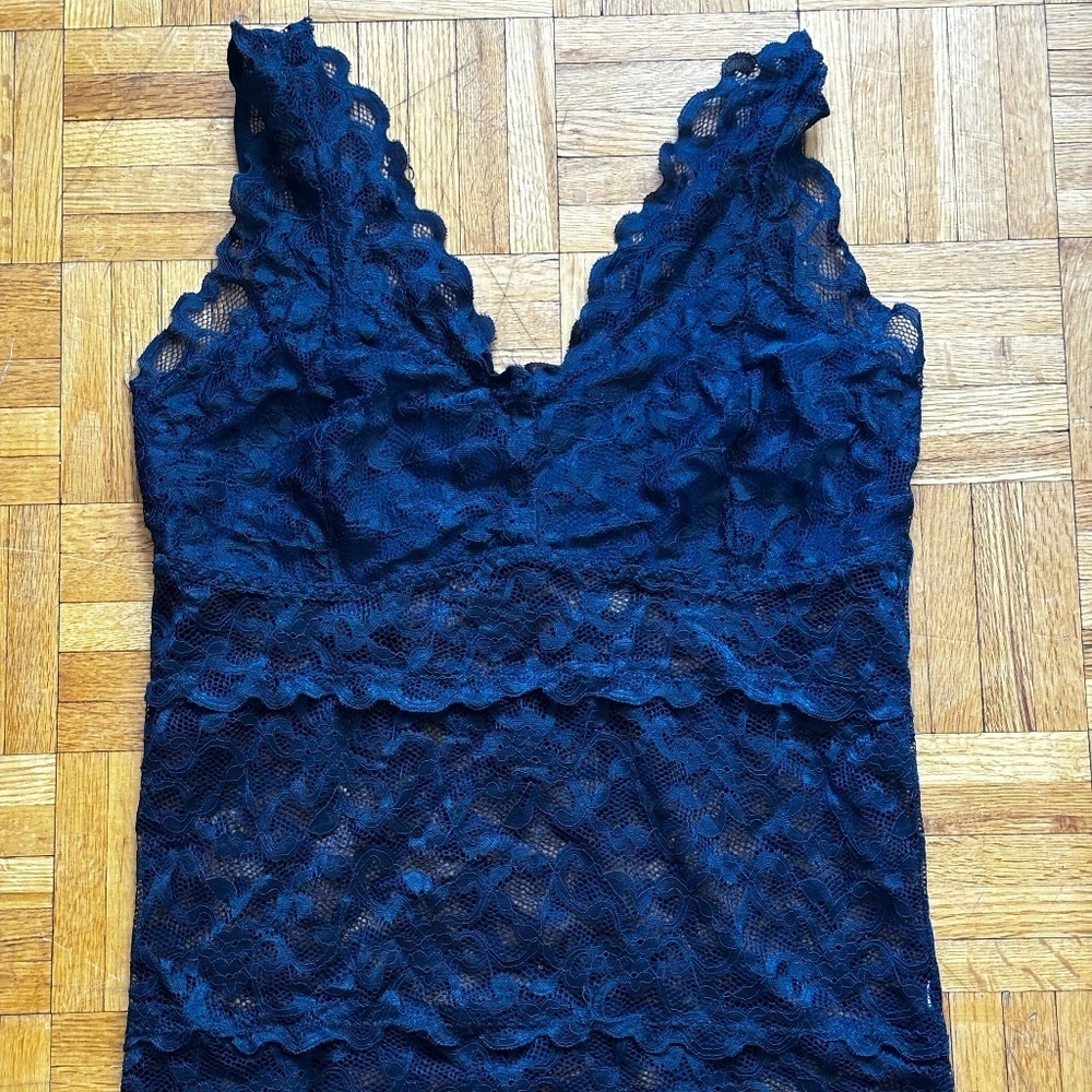 medium lace navy slight stretch 90s tank top